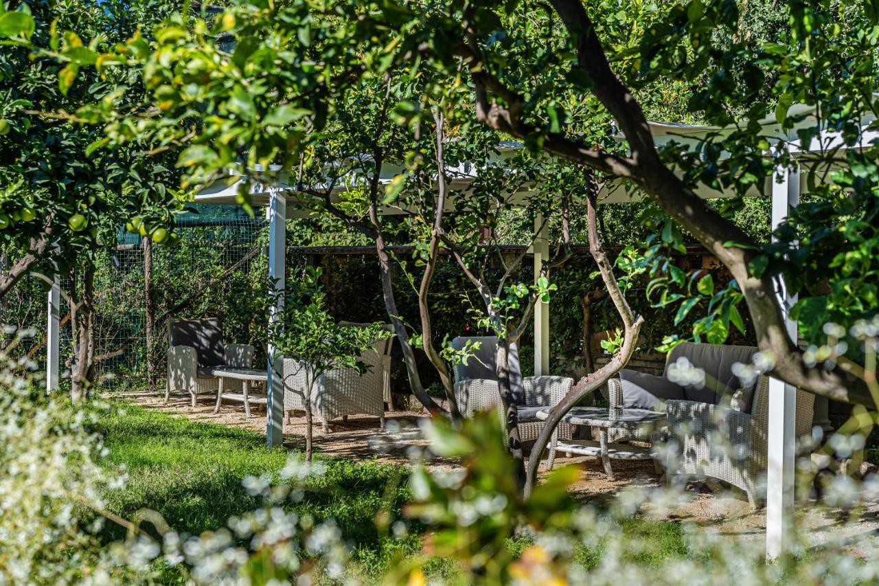 Hotel Capri Sorrento Bagian luar foto