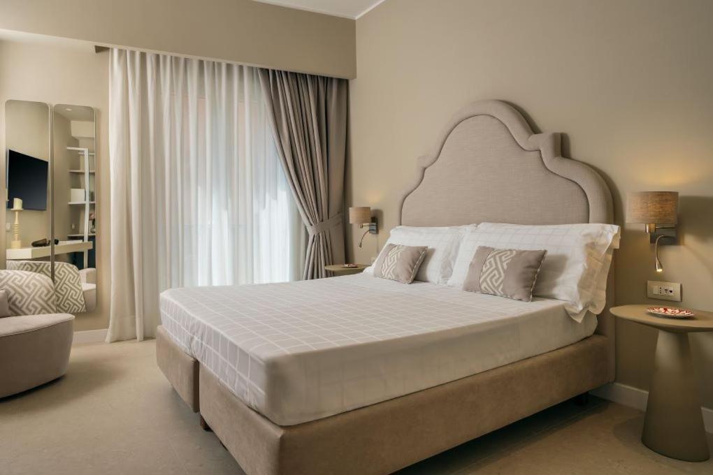 Hotel Capri Sorrento Bagian luar foto