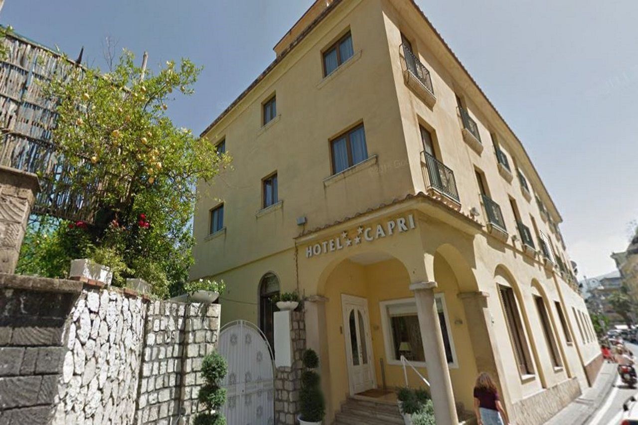 Hotel Capri Sorrento Bagian luar foto