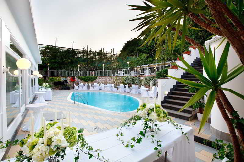 Hotel Capri Sorrento Bagian luar foto