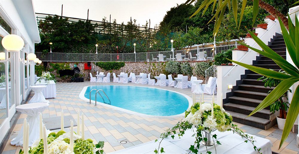 Hotel Capri Sorrento Bagian luar foto